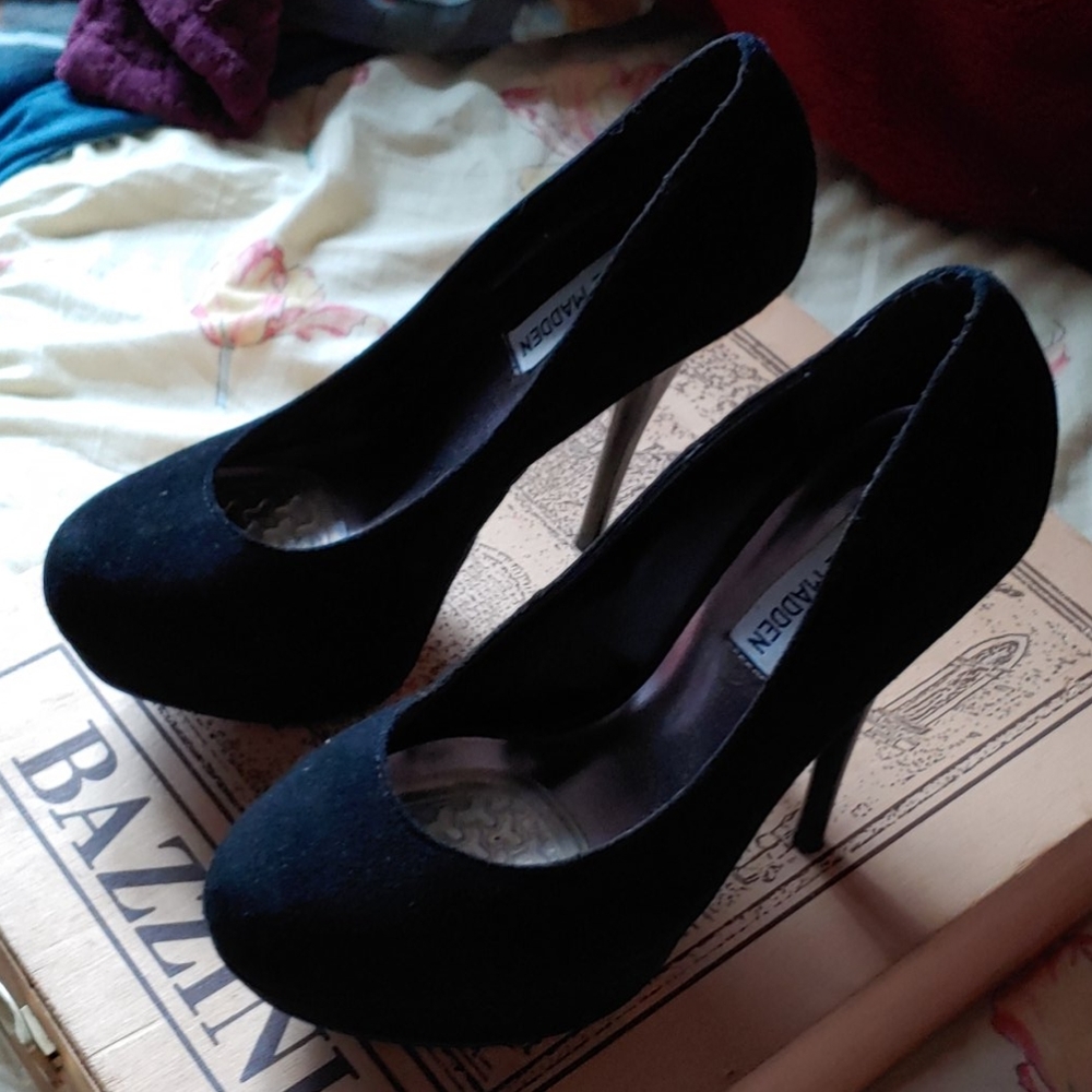 *CLOSET CLEARANCE*Steve Madden Caryssa Suede Sz 6M
